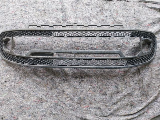 bontott VW UP Hűtőrács