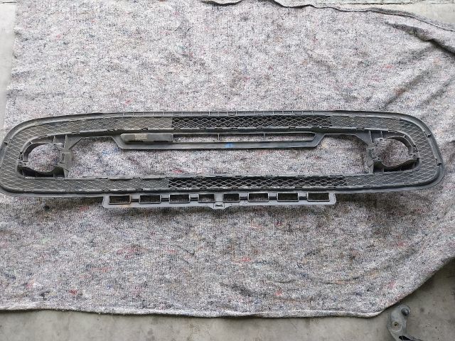 bontott VW UP Hűtőrács