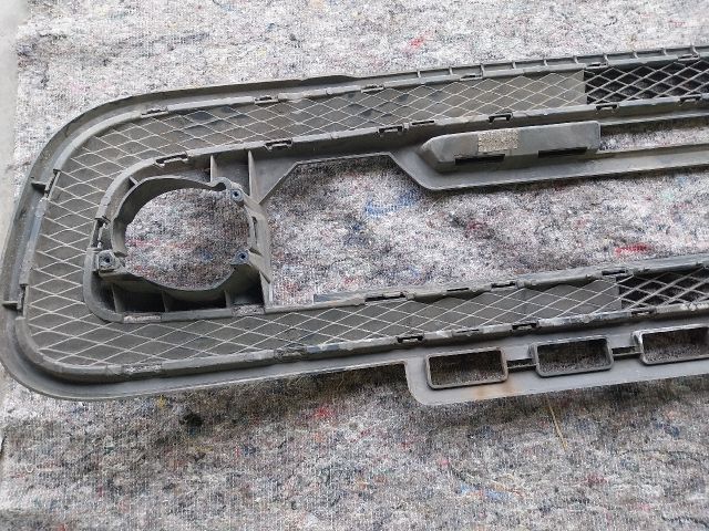 bontott VW UP Hűtőrács