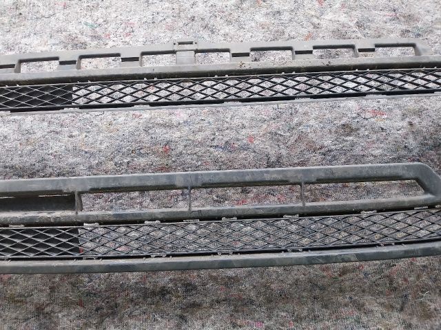 bontott VW UP Hűtőrács