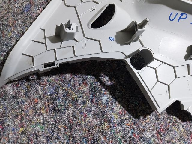 bontott VW UP Jobb C Oszlop Burkolat