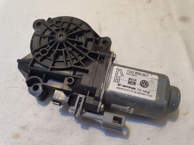 bontott VW UP Jobb első Ablakemelő Motor