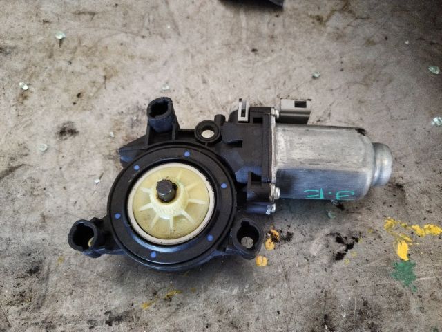 bontott VW UP Jobb első Ablakemelő Motor