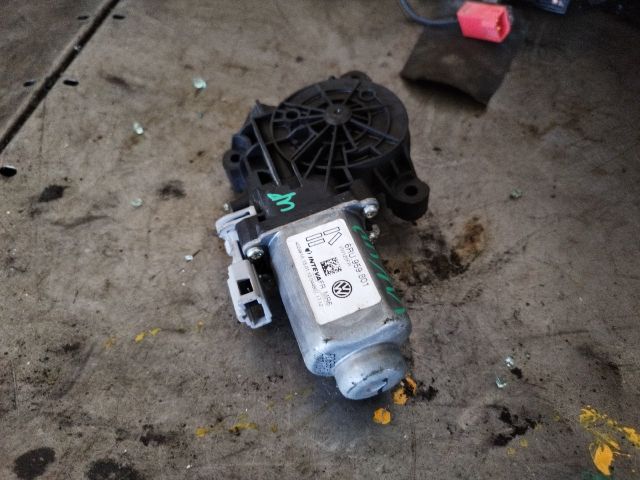 bontott VW UP Jobb első Ablakemelő Motor