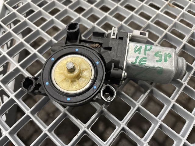 bontott VW UP Jobb első Ablakemelő Motor