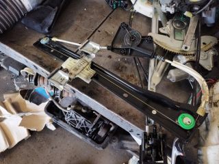 bontott VW UP Jobb első Ablakemelő Szerkezet (Elektromos)