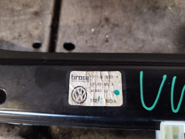 bontott VW UP Jobb első Ablakemelő Szerkezet (Elektromos)