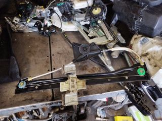 bontott VW UP Jobb első Ablakemelő Szerkezet (Elektromos)