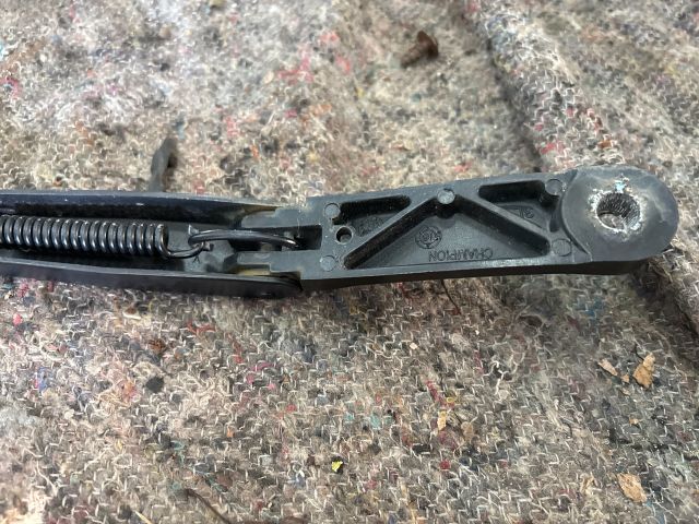 bontott VW UP Jobb első Ablaktörlő Kar