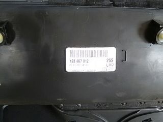 bontott VW UP Jobb első Ajtó Kárpit