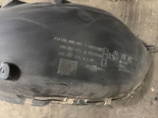 bontott VW UP Jobb első Dobbetét (Kerékjárati, Műanyag)