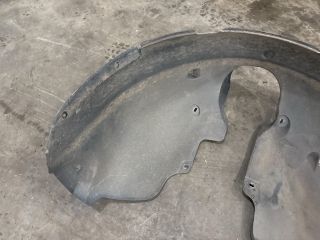 bontott VW UP Jobb első Dobbetét (Kerékjárati, Műanyag)