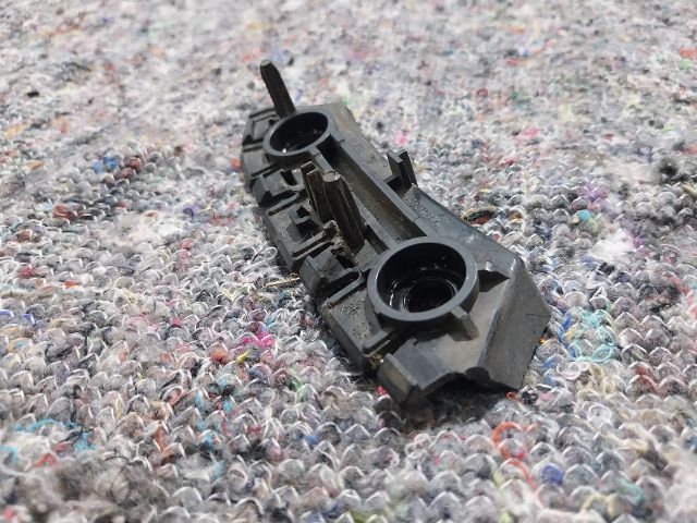 bontott VW UP Jobb első Oldal Lökhárító Tartó (Műanyag)