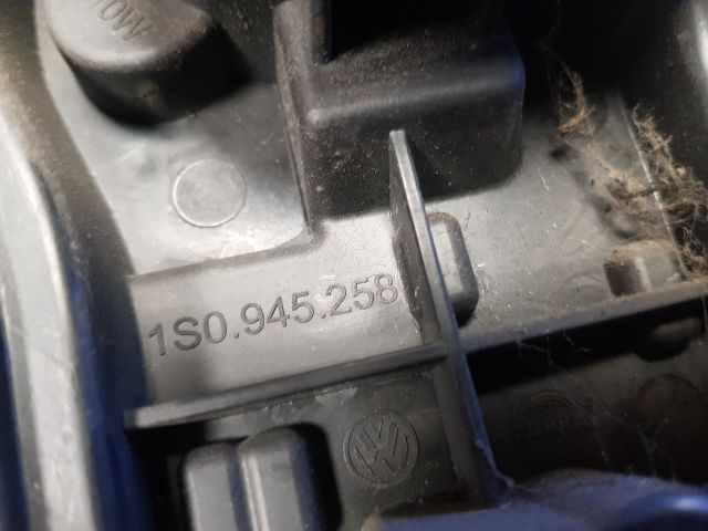 bontott VW UP Jobb Hátsó Lámpa Foglalat