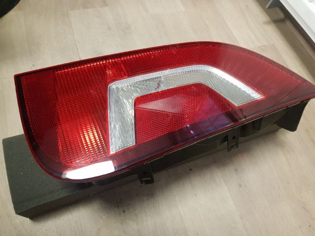 bontott VW UP Jobb Hátsó Lámpa