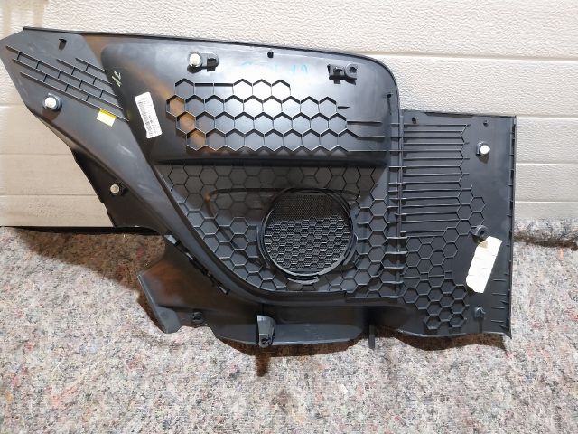 bontott VW UP Jobb hátsó Ülés melletti Kárpit