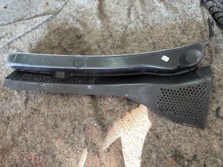 bontott VW UP Jobb Levélrács Záróvég