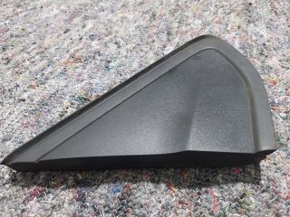 bontott VW UP Jobb Visszapillantó Tükör Előtti Burkolat