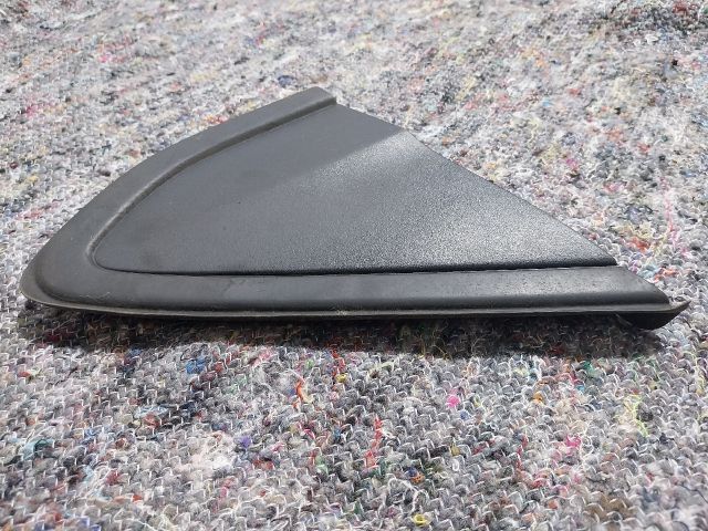 bontott VW UP Jobb Visszapillantó Tükör Előtti Burkolat