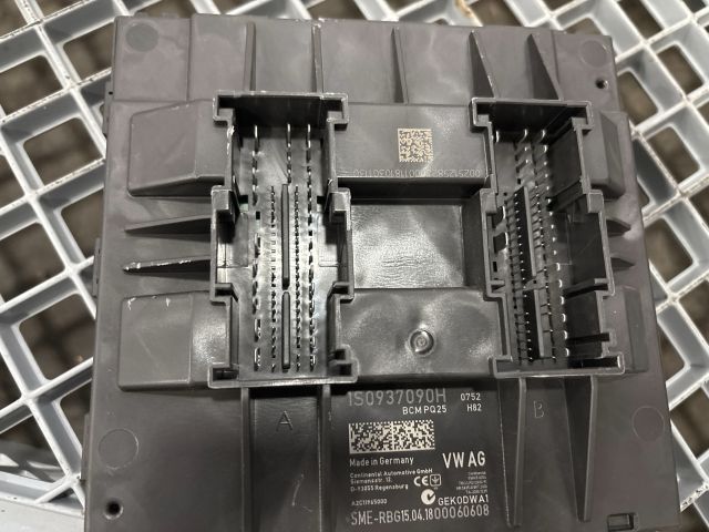 bontott VW UP Komfort Elektronika