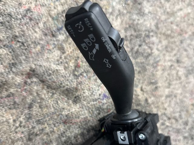 bontott VW UP Komplett Kormánykapcsoló (Bajuszkapcsoló)