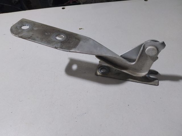 bontott VW UP Motorháztető Jobb Zsanér