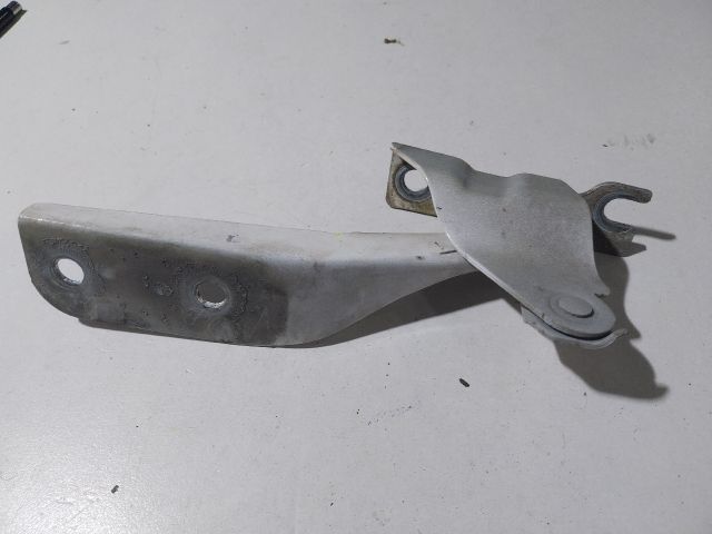 bontott VW UP Motorháztető Jobb Zsanér