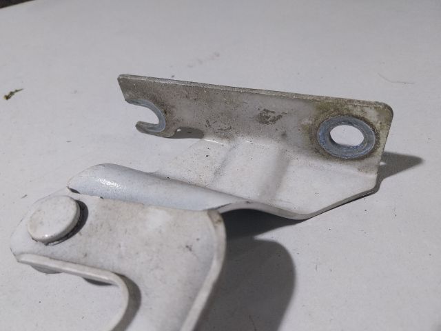 bontott VW UP Motorháztető Jobb Zsanér