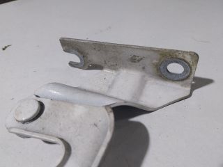 bontott VW UP Motorháztető Jobb Zsanér