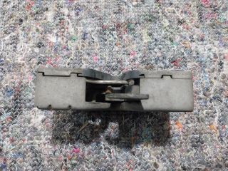 bontott VW UP Motorháztető Zárszerkezet