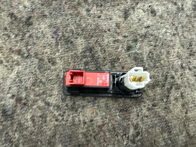 bontott VW UP Szivargyújtó Aljzat