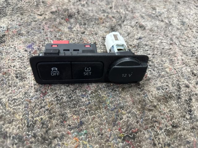 bontott VW UP Szivargyújtó Aljzat