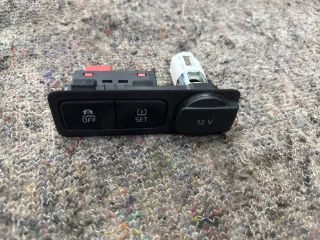 bontott VW UP Szivargyújtó Aljzat