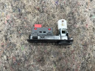 bontott VW UP Szivargyújtó Aljzat