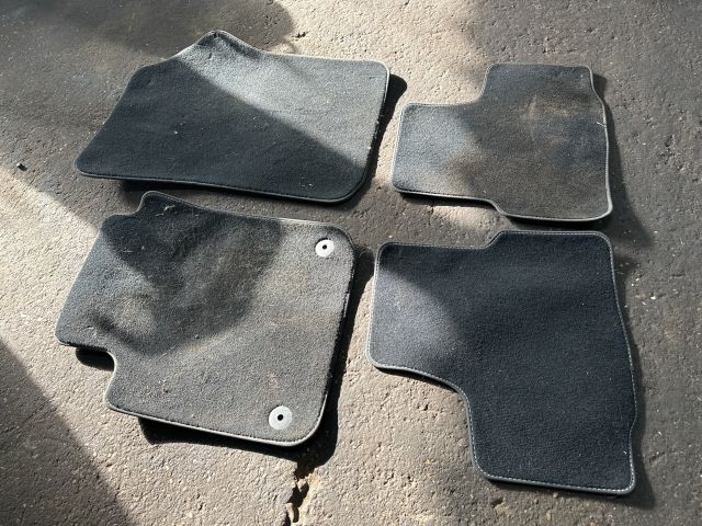 bontott VW UP Szőnyeg Szett