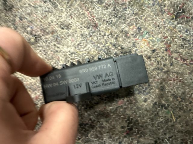 bontott VW UP Ülésfűtés Vezérlő