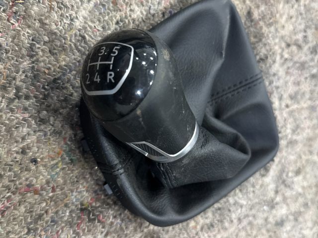 bontott VW UP Váltószoknya