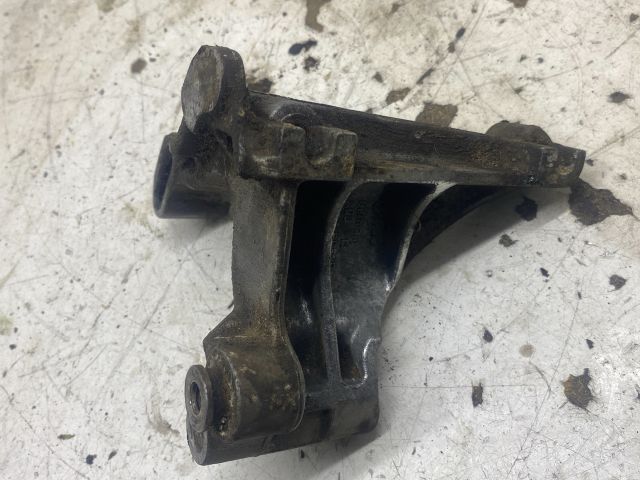 bontott VW VENTO Generátor Tartó Bak