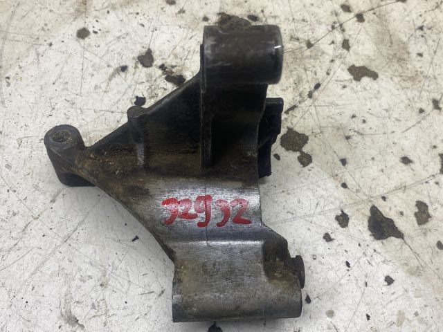 bontott VW VENTO Generátor Tartó Bak