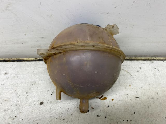 bontott VW VENTO Kiegyenlítő Tartály