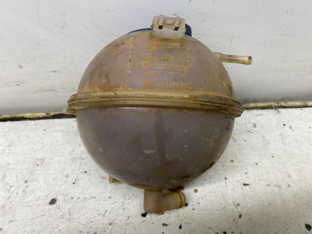 bontott VW VENTO Kiegyenlítő Tartály