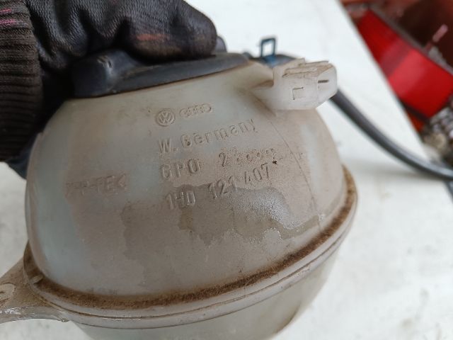 bontott VW VENTO Kiegyenlítő Tartály