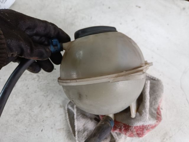 bontott VW VENTO Kiegyenlítő Tartály