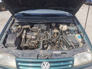 bontott VW VENTO Motor (Fűzött blokk hengerfejjel)