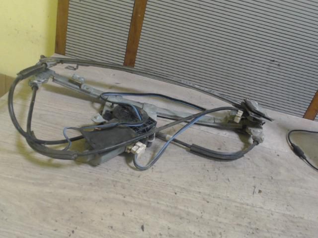 bontott VW VENTO Bal első Ablakemelő Szerkezet (Elektromos)