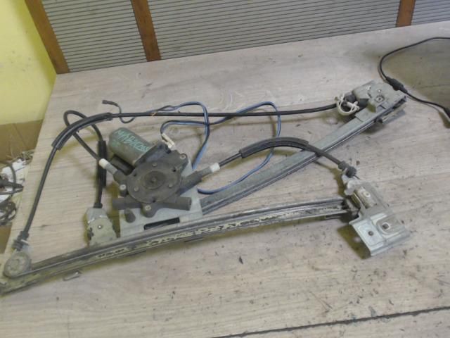 bontott VW VENTO Bal első Ablakemelő Szerkezet (Elektromos)