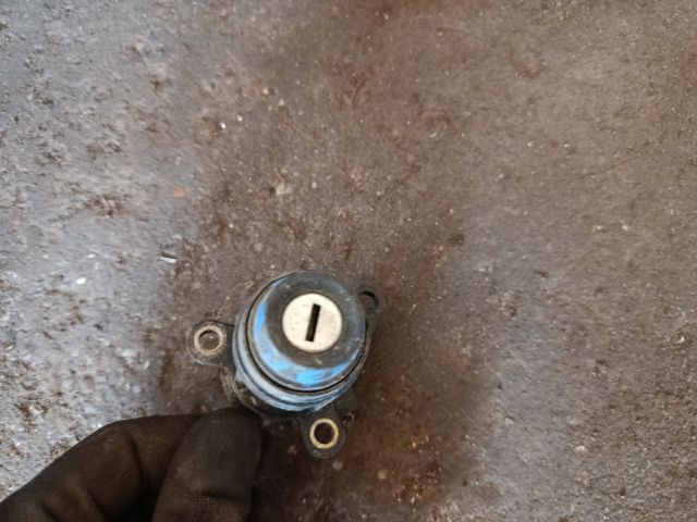 bontott VW VENTO Csomagtérajtó Zárbetét