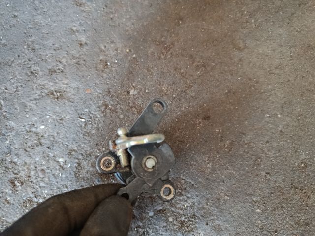 bontott VW VENTO Csomagtérajtó Zárbetét