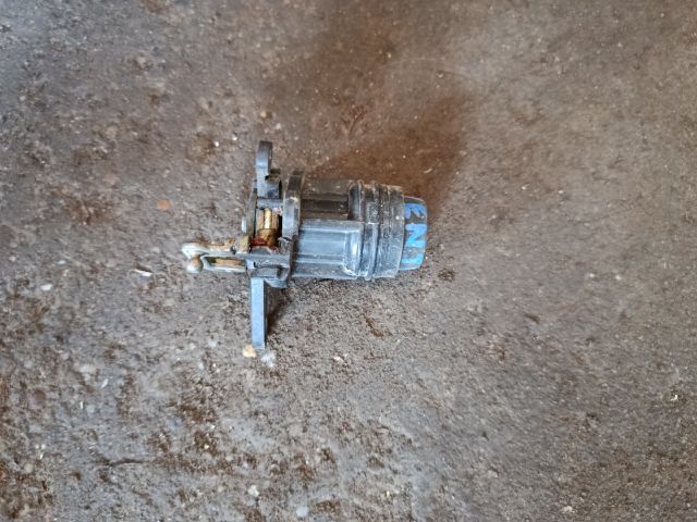 bontott VW VENTO Csomagtérajtó Zárbetét