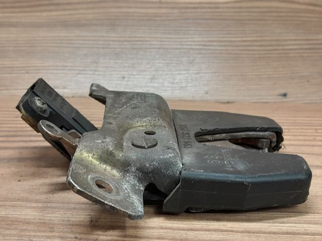 bontott VW VENTO Csomagtérajtó Zárszerkezet